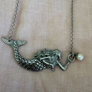 Vantel Pearls Silver Mermaid Necklace